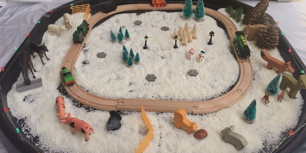 Small world tuff tray ideas