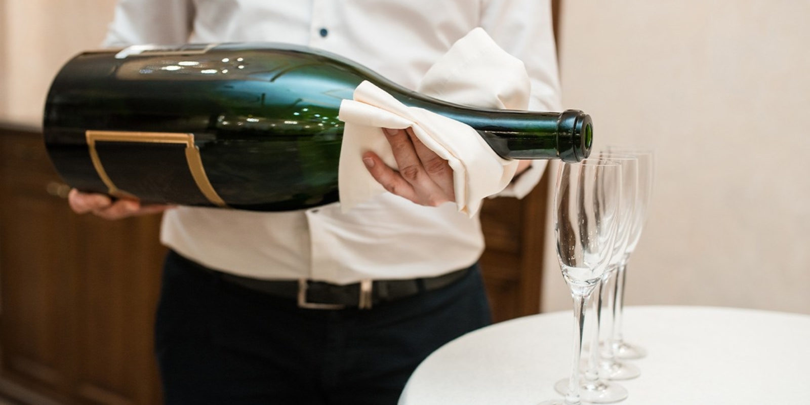 How Many Glasses of Wine in a Wine Bottle? A Complete Guide for Wine Lovers